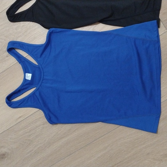 Bundle of THREE Active Wear Compression Tank Tops Size XS Small - Picture 3 of 11